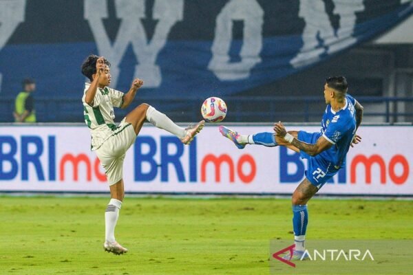 Persib Tetap Perkokoh Posisi Puncak Klasemen Usai Menaklukkan PSS Sleman 3-0