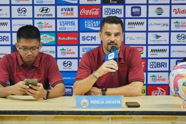 Carlos Peña: Persaingan di Papan Atas Liga 1 Semakin Ketat!