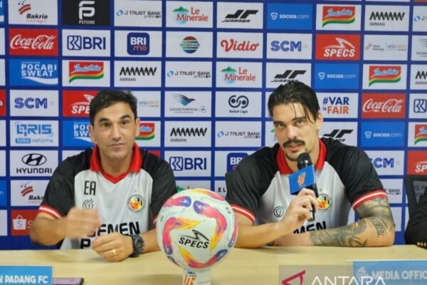 “Pelatih Carlos Almeida Ringankan Beban Untuk Pemain Semen Padang”
