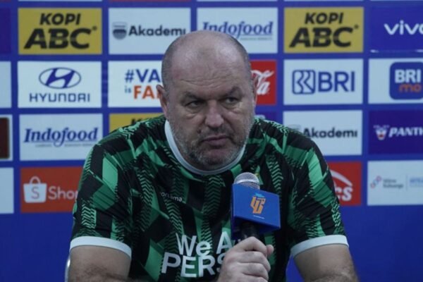 Bojan Hodak: Persib Bandung Akan Menghadapi Tantangan Berat Melawan PSS Sleman