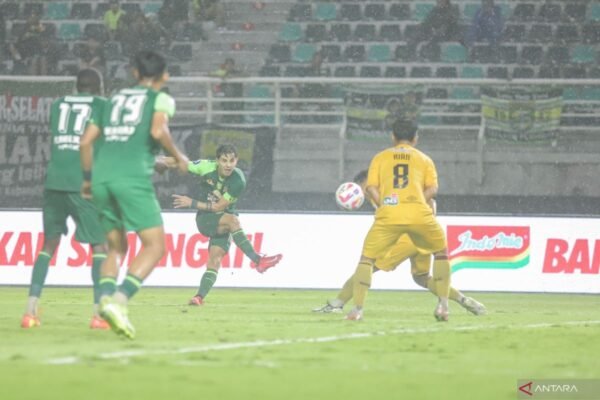 Persebaya Optimis Menang Meski Tanpa Kehadiran Paul Munster Persebaya Optimis Menang Meski Tanpa Kehadiran Paul Munster