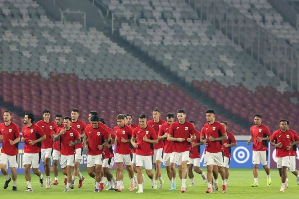 Berikut beberapa alternatif judul untuk "God Bless dan Judika Bakar Semangat Penggemar Indonesia":

1. "Api Semangat: God Bless dan Judika Guncang Hati Penggemar Indonesia"
2. "God Bless dan Judika: Inspirasi dan Energi untuk Penggemar Tanah Air"
3. "Mengobarkan Semangat: Kolaborasi God Bless dan Judika untuk Indonesia"
4. "God Bless dan Judika: Pertunjukan yang Menghangatkan Jiwa Penggemar Indonesia"
5. "Membangkitkan Semangat: God Bless dan Judika Satu Suara untuk Indonesia"
6. "Energi Luar Biasa: God Bless dan Judika Ceriakan Penggemar Indonesia"
7. "God Bless & Judika: Melodi Semangat yang Menggugah Indonesia"

Semoga alternatif judul ini bisa bermanfaat!