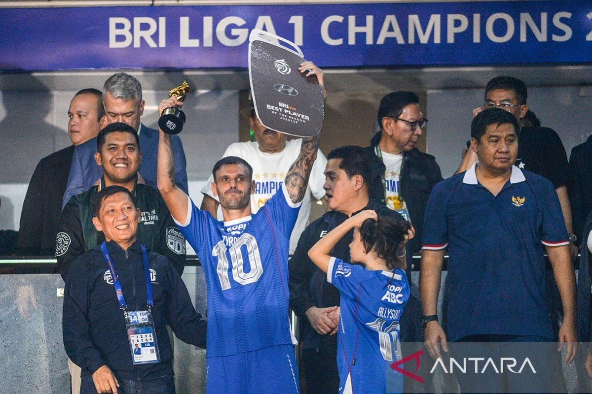Berikut adalah beberapa alternatif judul untuk "Jadwal dan Daftar Tim Peserta Piala Presiden 2025":

1. "Rencana Pertandingan dan Daftar Tim Piala Presiden 2025"
2. "Informasi Lengkap: Jadwal dan Tim Peserta Piala Presiden 2025"
3. "Piala Presiden 2025: Jadwal Pertandingan dan Peserta"
4. "Panduan Resmi: Timer dan Peserta Piala Presiden 2025"
5. "Pendaftaran dan Jadwal Piala Presiden 2025: Semua yang Perlu Anda Ketahui"
6. "Kronologi Piala Presiden 2025: Daftar Tim dan Jadwal Pertandingan"
7. "Semua Tentang Piala Presiden 2025: Jadwal dan Tim Peserta"
8. "Jadwal Pertandingan dan Nama-Nama Tim di Piala Presiden 2025"
9. "Persiapan Piala Presiden 2025: Daftar Tim dan Jadwal Pertandingan"
10. "Jadwal dan Tim Peserta Piala Presiden 2025: Siapa Saja yang Ikut?"

Semoga bermanfaat!